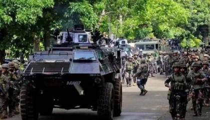 顾不上南海了！杜特尔特号召“兵变”，关键时刻，16万菲军选边站