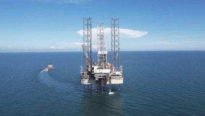 距离深圳市约170公里，中国在南海发现亿吨级油田