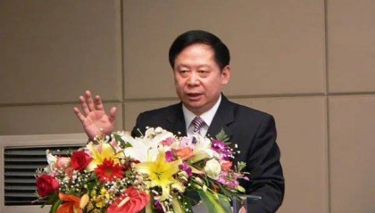 河南省政府原秘书长郭洪昌，参与赌博，非法收受巨额财物