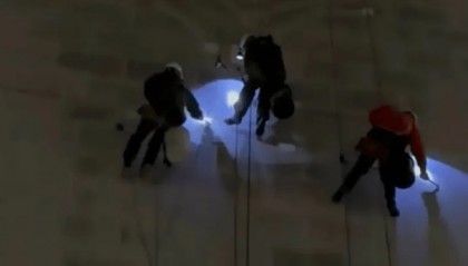 哪吒汽车上海总部LOGO被拆除,原CEO张勇再被冻结79万元股权