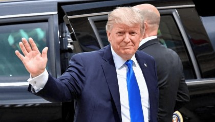 美国人天塌了！中方向全世界宣布：不许帮美国，看谁敢动一下