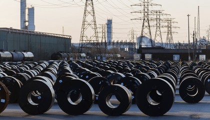 特朗普对加拿大关税政策一日两变，“反复无常的战略”引发美国经济衰退担忧