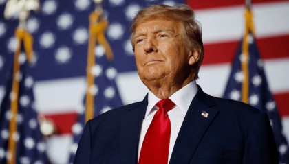 锁定美国大选胜局的特朗普：依靠年轻男性选民支持，有华尔街大佬“两边下注”