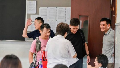 那个让老师骄傲的“调皮”班级！30年同学聚会，还伴有一封来自贵州的感谢信