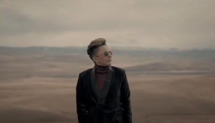 年仅39岁！知名歌手因病去世