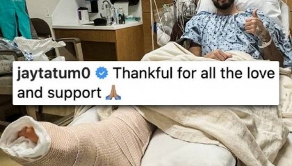 满血归来!塔图姆晒手术照片:感谢所有的爱与支持