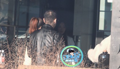 柳岩和男友逛建材城 被猜测两人好事将近