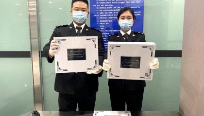 大连海关查获一批球星卡盲盒，购买总价约为23万人民币