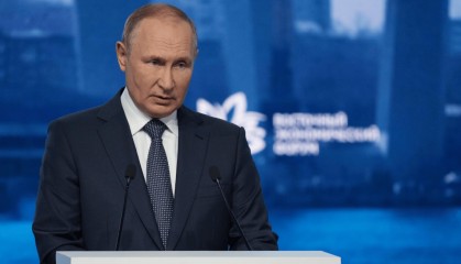 俄政坛大地震，紧急时刻，普京连夜离开俄罗斯！对外释放强烈讯息！