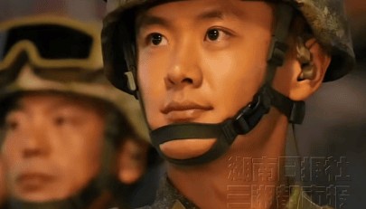 新华社认证的这枚帅兵哥已婚,军嫂晒结婚照啦!