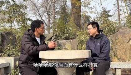 唐尚珺称正努力成为教师，到访清华向李龙“取经”当老师的经验