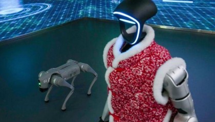 新华社记者带你听两会｜听，“新”的活力