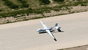 兵器工业集团首次实装演示激光武器与异构蜂群作战!陆域无人与反无体系实战对抗震撼亮相