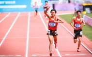 率先冲线却因“配合犯规”被罚！十五运会男子万米“看门道”