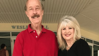 女儿发现父亲从美国疗养院离奇消失，几小时后被告知死在冷冻柜