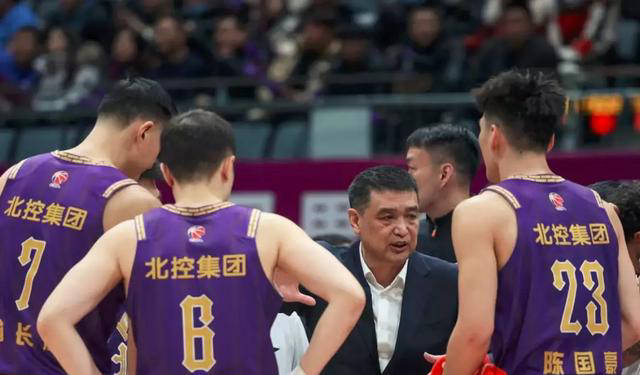 广东球迷心愿：周琦+现金交易得到陈国豪愿景