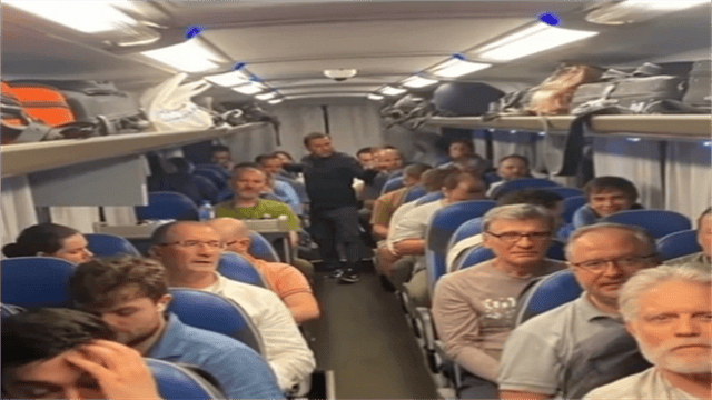 德黑兰领空彻底失守！50多架以军机上演自由飞行，俄紧急撤侨