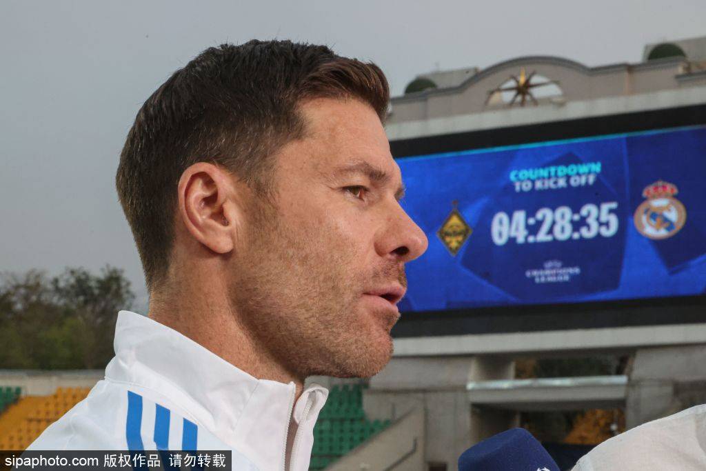 阿诺德首战国家德比惊呆了!目睹维尼修斯冲突,表情成网络爆款