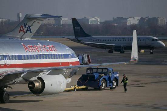 “停摆”致空管人员短缺 美多个机场航班延误