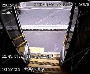 “深圳公交放慢车速等奔跑母子”全网刷屏，司机找到了