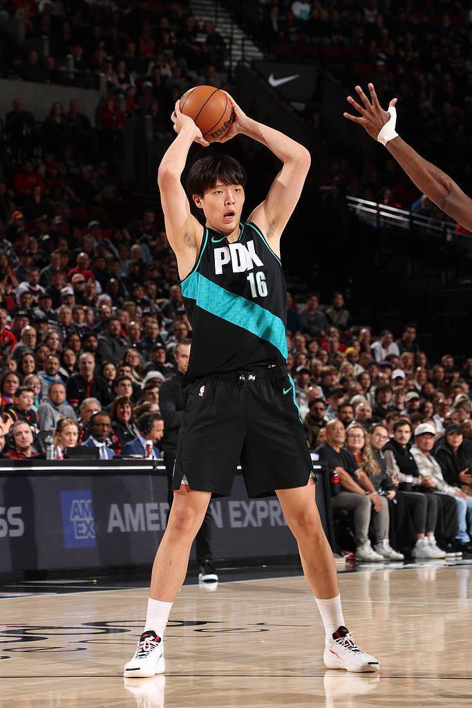 NBA生涯新高！杨瀚森9分5板3助 他值得更多出场时间！